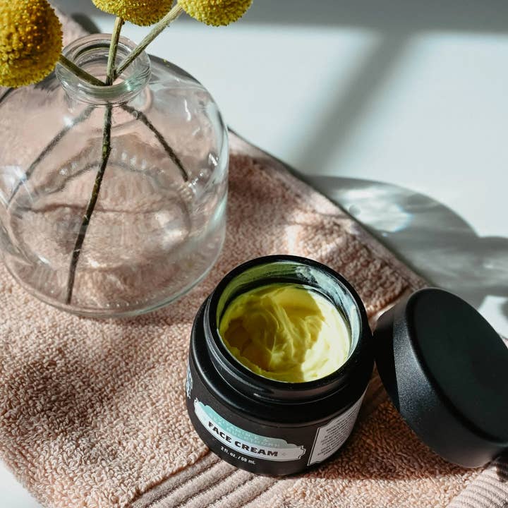 Spinster Sisters Co. / Old Salt Grooming Supply – Großhandel Gesichts-Feuchtigkeitscreme – Feuchtigkeitsspendende Gesichtscreme mit Sanddornöl und Lavendel