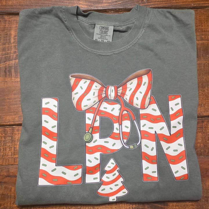 maglietta LPN bastoncino di zucchero per la vendita all'ingrosso da parte di The Jasper Boutique