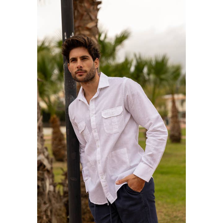 Guayabera bianca in lino per la vendita all'ingrosso da parte di Custi Mikelo: Made in Spain