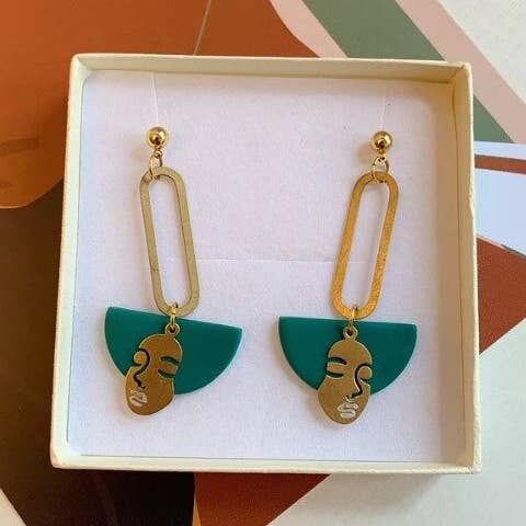 Boucle d'oreille à tige en forme de boule Ezra Teal Face pour la vente par Kismet Klay