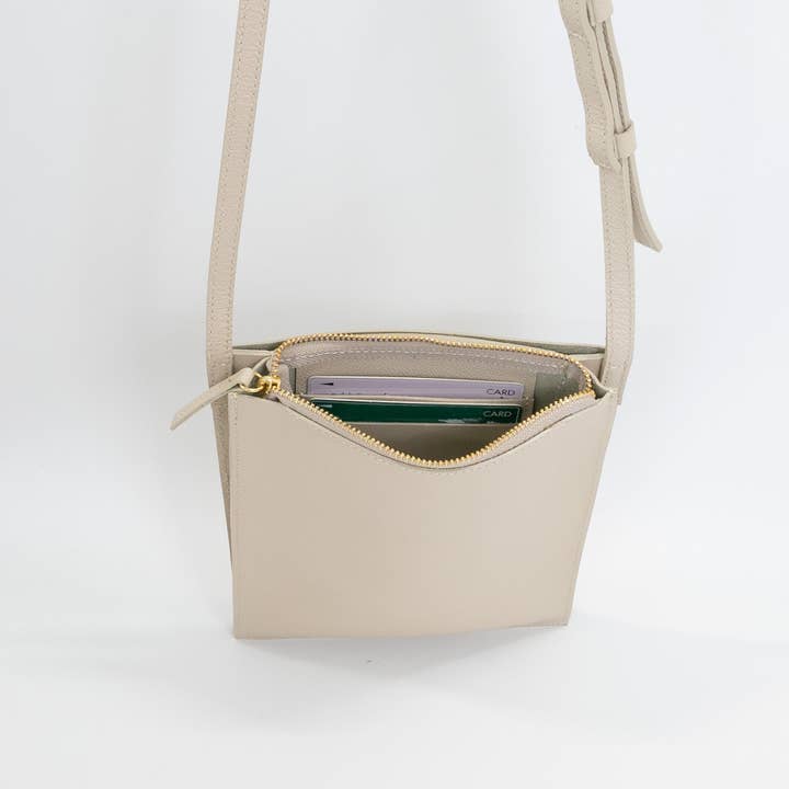 Unofuku - Wholesale Shoulder Bag - Women's - re:credo Noemi Slim Shoulder Bag (Beige)4