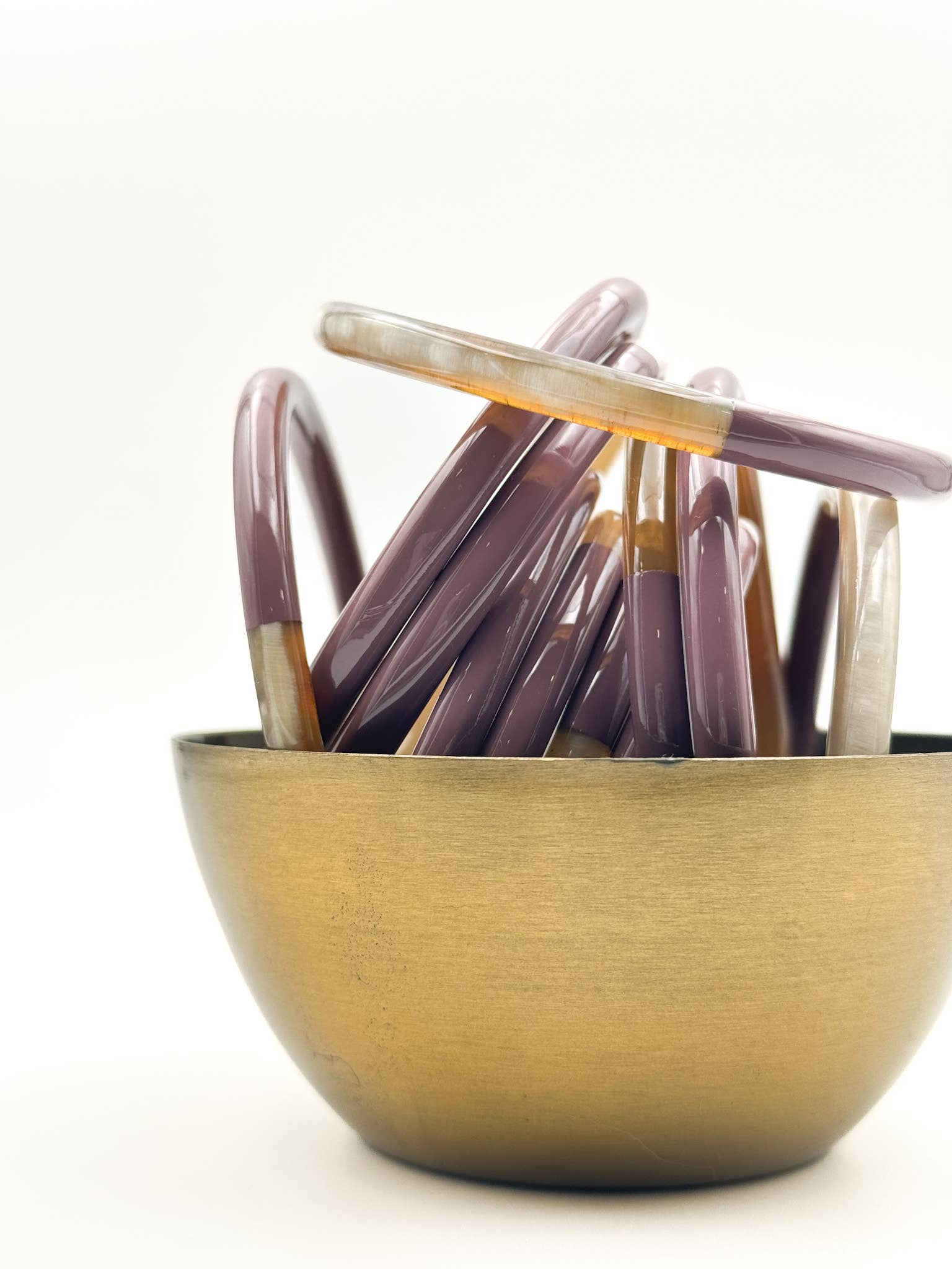 MAISON KIZO - Wholesale Bangle Bracelet - Lacquered buffalo horn bangle Powdered mauve 6mm2