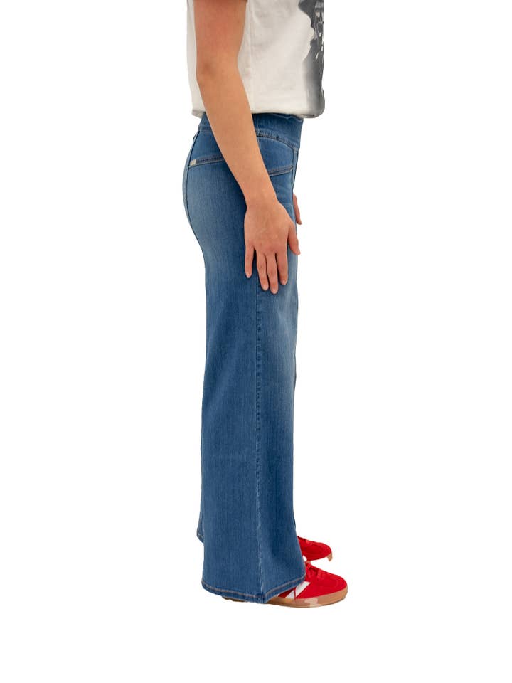 1822 Denim - Wholesale Jeans - Women's - 30" Mid-Rise Pull-On Wide Leg Jean w/Tummy Control in Brooks2