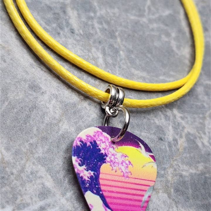 Simply Raevyn - Wholesale Pendant/Charm Necklace - Retro 80s The Great Wave off Kanagawa Guitar Pick Necklace