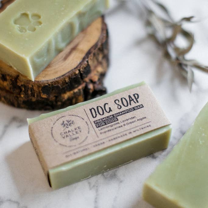 Dog Soap • Shampoo bar naturale fatto a mano per cani per la vendita all'ingrosso da parte di Chalke Valley Soaps