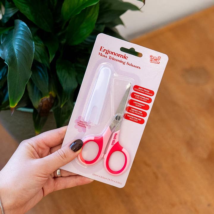 Craft Club - Wholesale DIY craft kit - LUCKY IN LOVE - Half Stitch Pouch & Latch Hook Bundle2