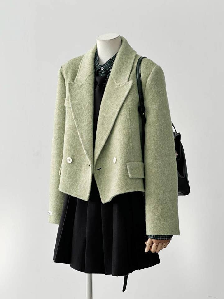 Veyra Dobbeltsidet Kort Dameblazer - Grøn for engroshandel hos Loom & Line