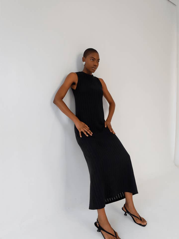 Svart Nora-klänning för wholesale av Knyt Studios