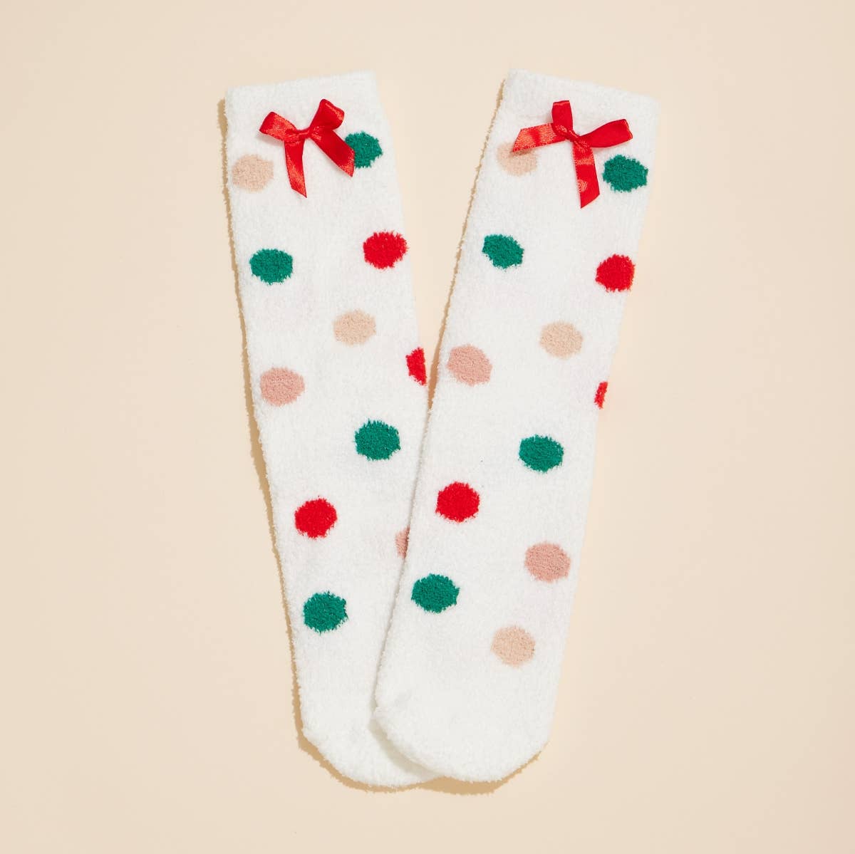 Sortiert Weihnachtliche Flauschsocken – Sortiment aus 4 Paaren als Weihnachtsgeschenk für den Großhandel auf Faire17