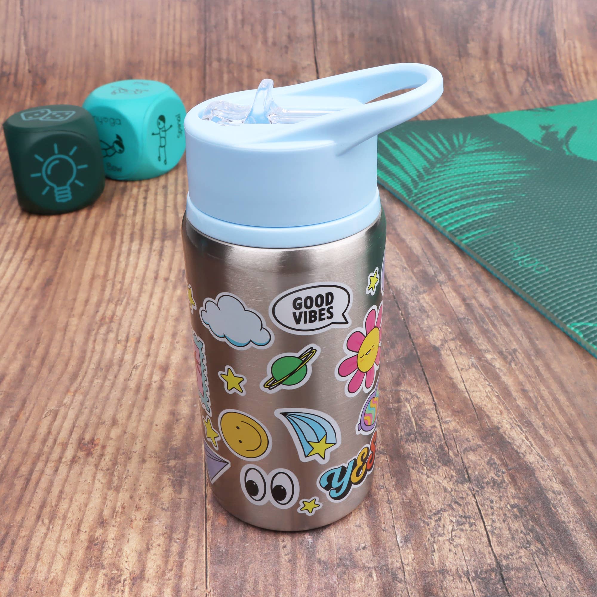 Myga – Großhandel Trinkflaschen – Kinder-Trinkflasche aus Metall mit Sticker-Design1