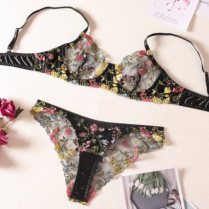 FurDecoration - Vendita all'ingrosso Completino intimo - Donna - Set Reggiseno e Mutandine con Stampa Floreale e Ferretto