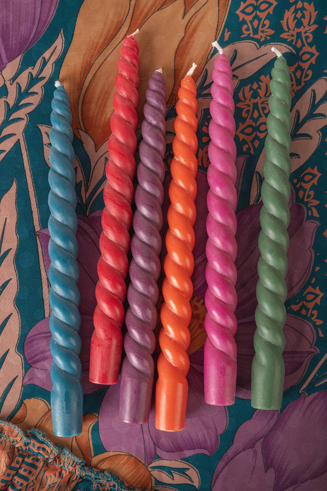 Ian Snow Ltd - Vendita all'ingrosso Candele cilindriche/candelieri - Set di sei candele da tavola ritorte 'Twilight'1