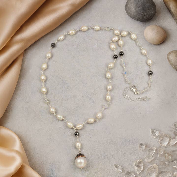 25C21 - Aurora Pearl & Hematite Lariat Necklace for wholesale by IST Jewelry