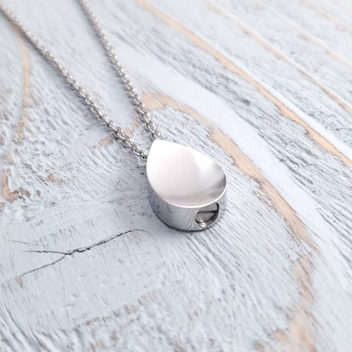 Tiny Tear Drop Urn Hängsmycke Halsband - Rostfritt Stål för wholesale av Just Vial