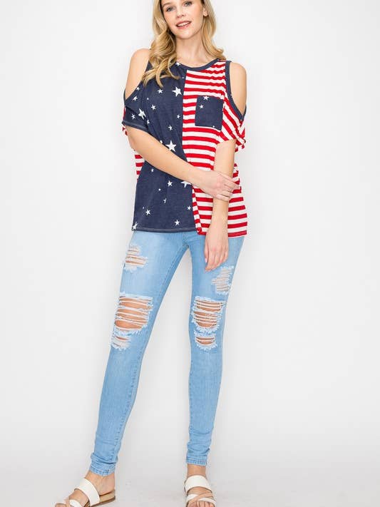 FLÅDE 10735SL524 - UDSKÆRING PÅ ÆRMESTJERNE OG STRIBET TOP for engroshandel på Faire10