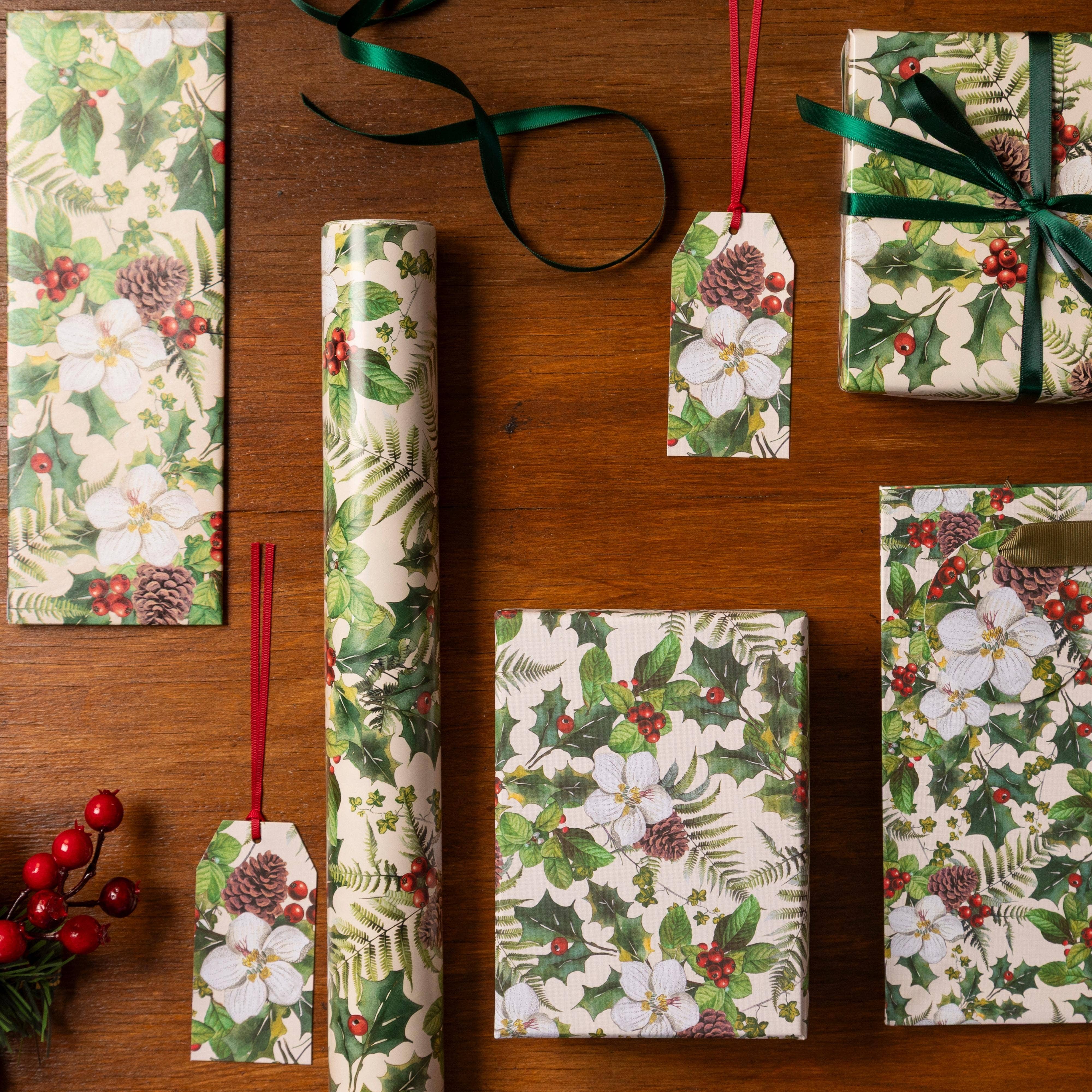 Penny Kennedy Ltd – wholesale Wrapping paper roll – Christmas Wrapping Paper Gift Holly Berries Floral Green2