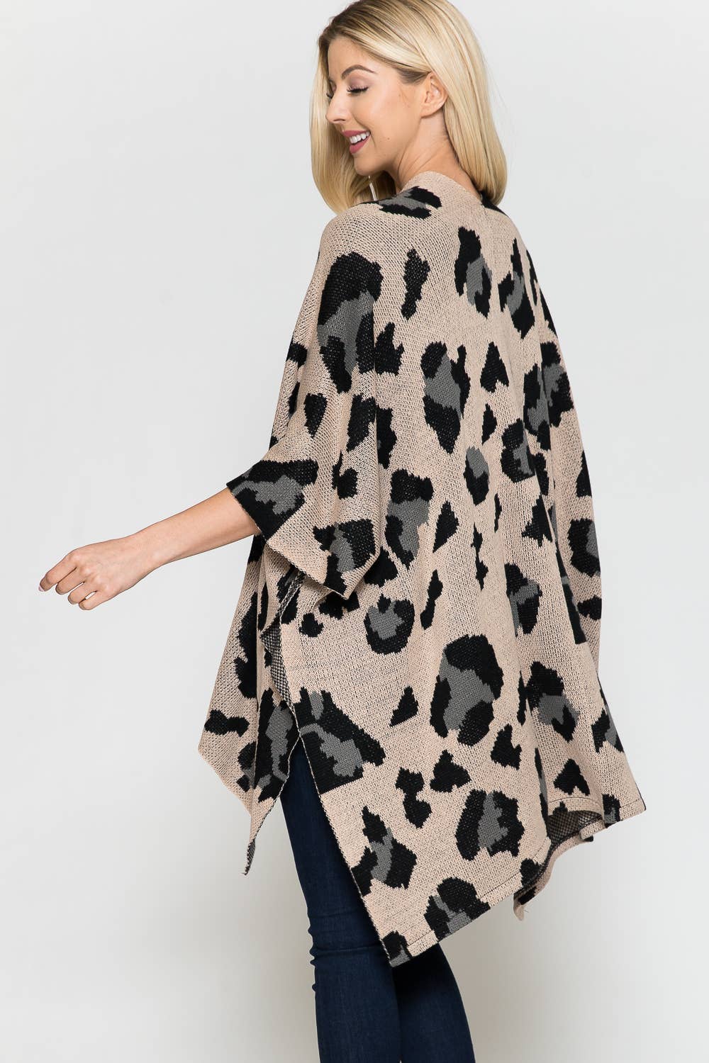 Justin & Taylor - Vendita all'ingrosso Kimono - Donna - Cardigan kimono Clarabelle con stampa leopardata11