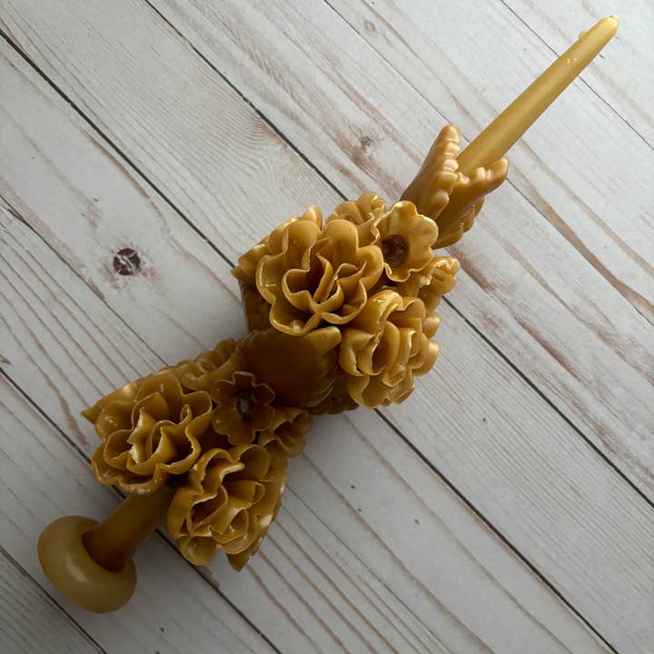 Viva Greetings - Wholesale Novelty Candle - Beeswax Large Oaxaca Marigold Candle3