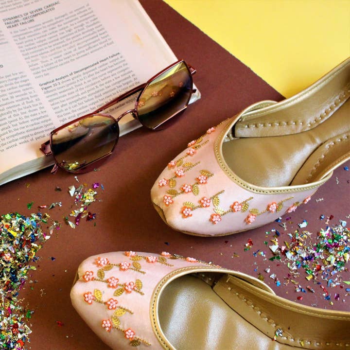 Chinelos de Ballet de Cetim Rosa com Enfeites Florais Doces e Elegantes Jutis Rosa por atacado de Qhareed