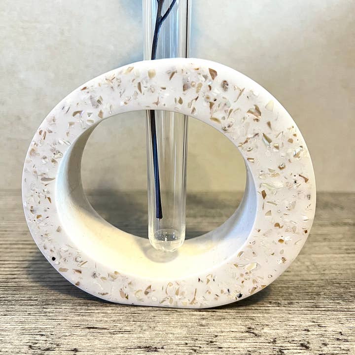 EMB Pretty - Wholesale Vaas - Mother of Pearl terrazzo 'O' vaas, propagatie, schelp, vaas