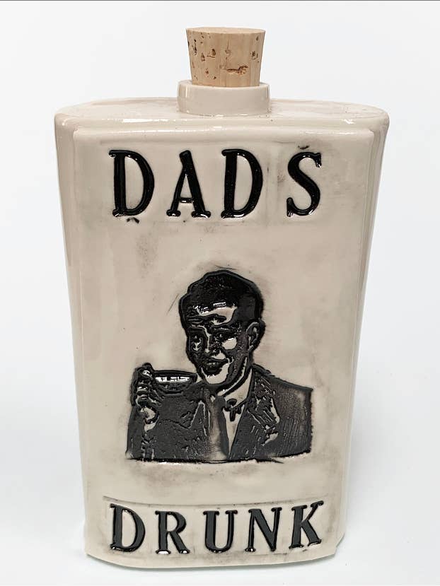 Boccetta Dads Drunk per la vendita all'ingrosso da parte di Wrong World Ceramics