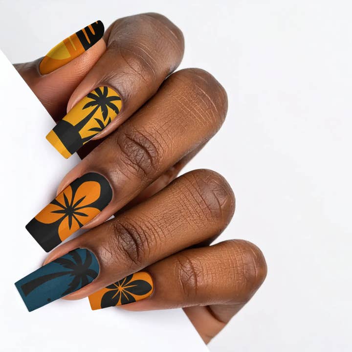 Efter Mörkret Oas Korpsvart Sommar Lösnaglar för wholesale av FYNE BODY