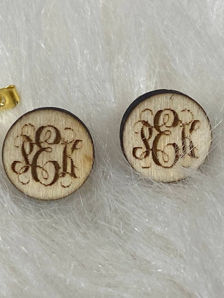 Boucles d'oreilles en bois monogramme pour la vente par Neat Creations