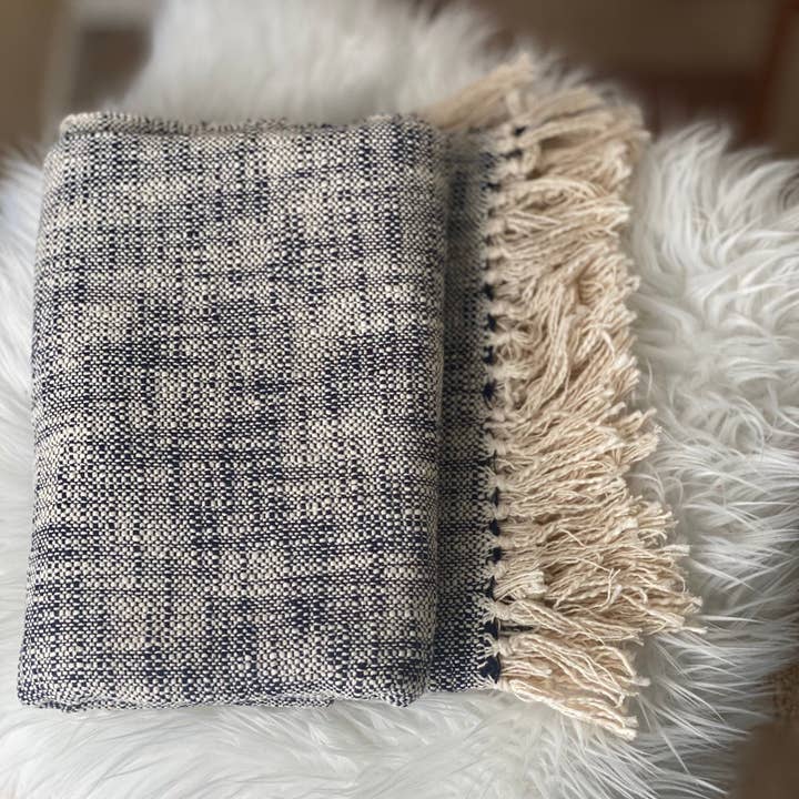 Sort organisk kastetæppe til stue, håndvævet bomuldskaste, creme kastetæppe til soveværelse, bomuldskast, gave til mor for engroshandel hos Sunny Dzyns