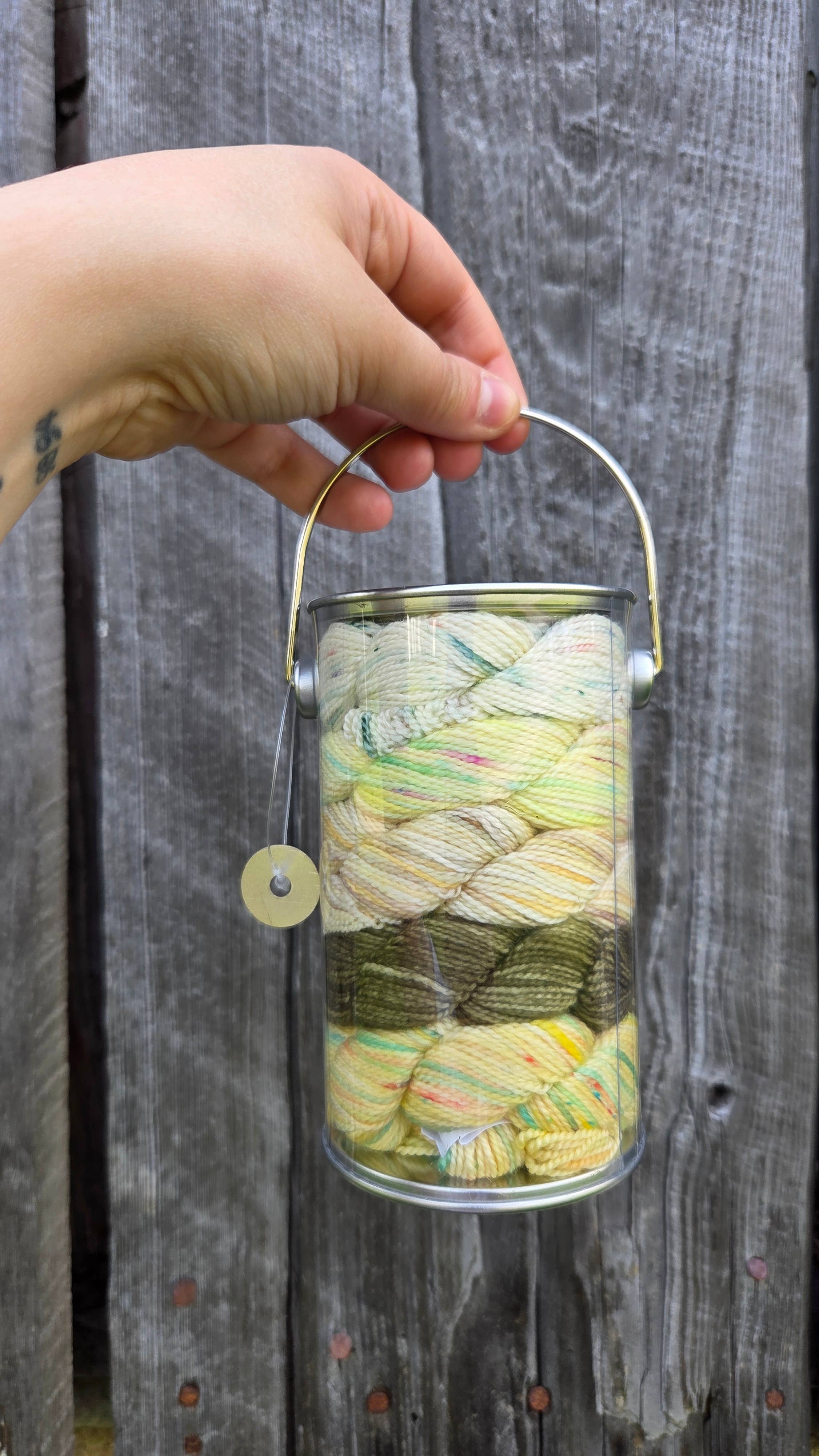 Koigu Wool Designs - Vente Fils à tricoter - Boîtes de Peinture de Fleurs Provinciales (ensembles de mini-écheveaux)10