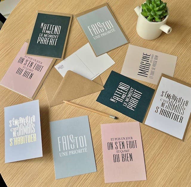 Le Papier Fait De La Résistance - Wholesale Postcard Set - SET of 5 postcards + 5 kraft envelopes10