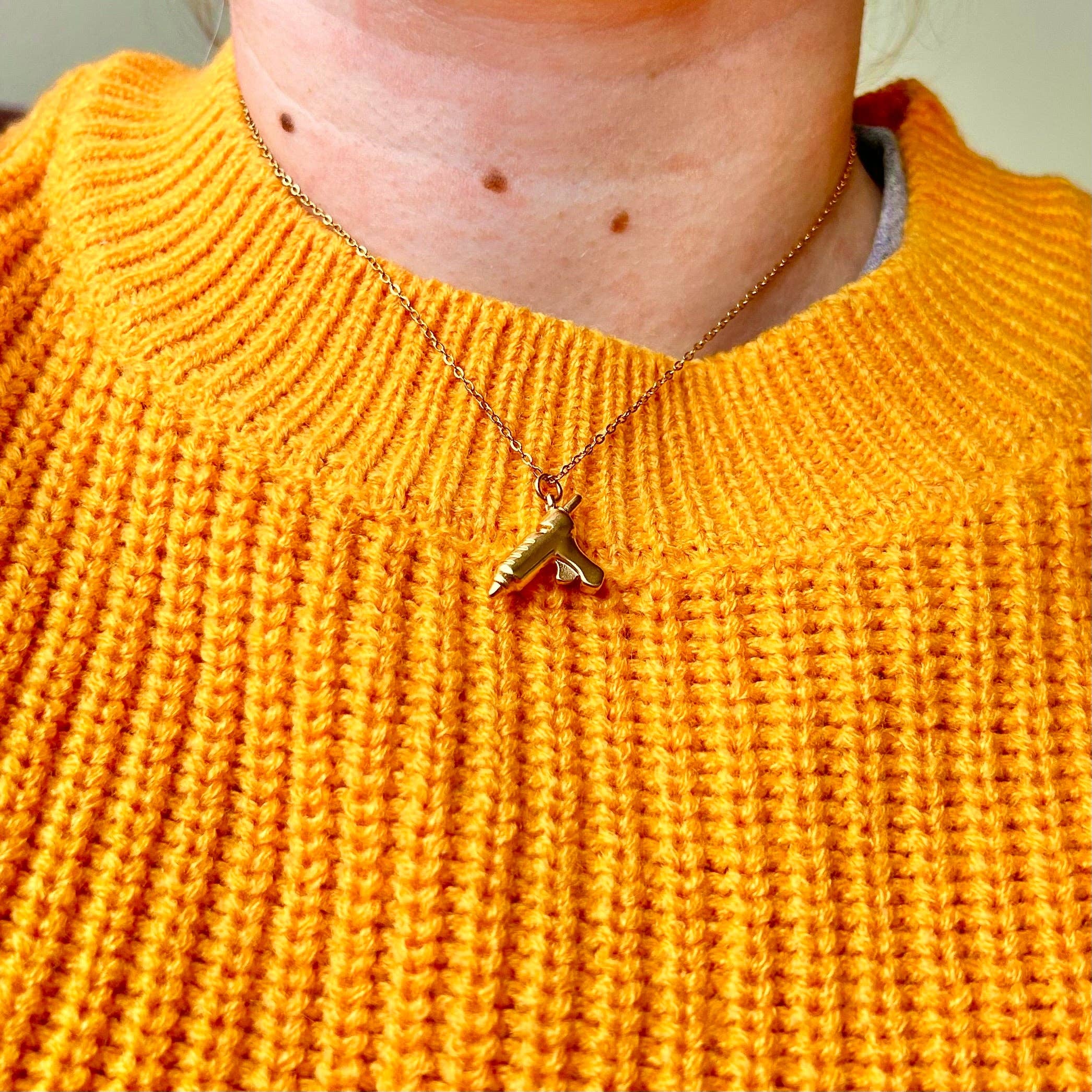 The Peach Fuzz – Großhandel Kette mit Anhänger/Charm – Halskette mit Heißklebepistole11