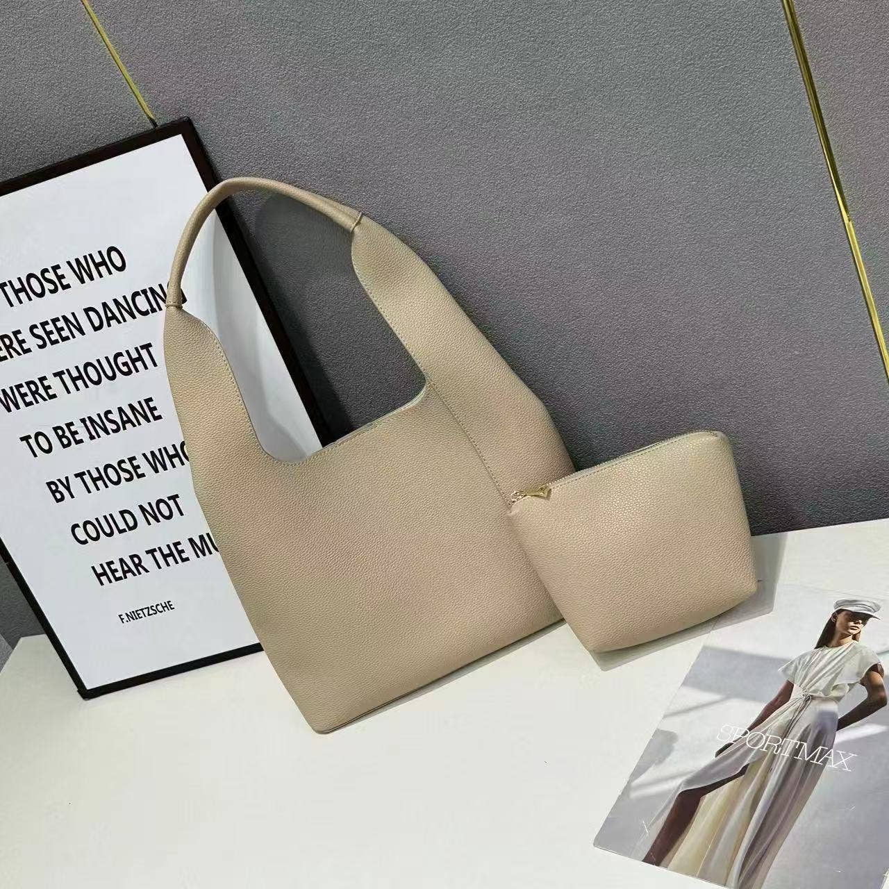 Pretty Persuasions – Engroshandel Skuldertaske – til kvinder – P25002 Hobo-taske i mikrofiberlæder med kosmetikpung1