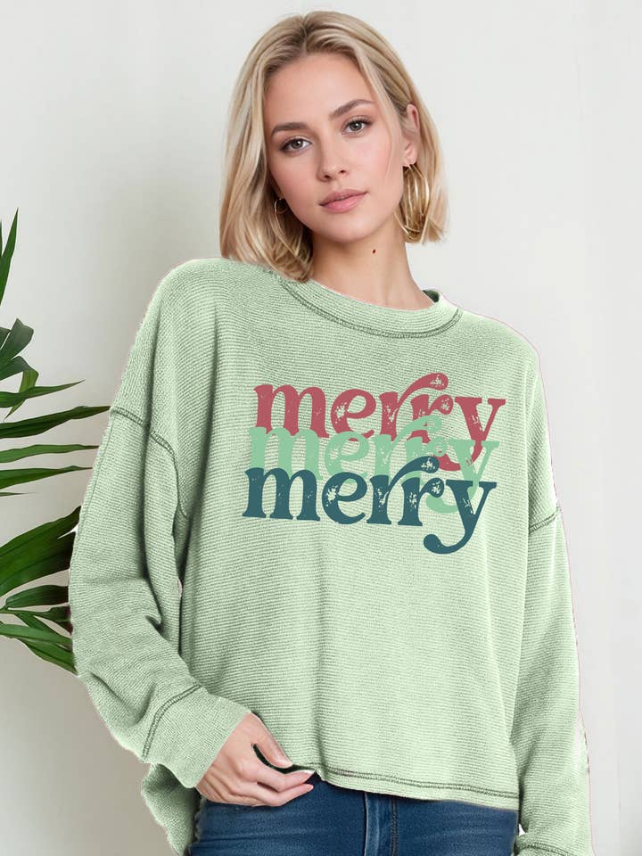 Haut à col rond surdimensionné avec IMPRIMÉ JOYEUX NOËL pour la vente par Burgundy Apparel