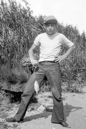 GrammaBurp Humorous Greeting Cards - Wholesale Everyday Greeting Card - Exaggerate Humorous Greeting Card Funny About Men & Fishing1