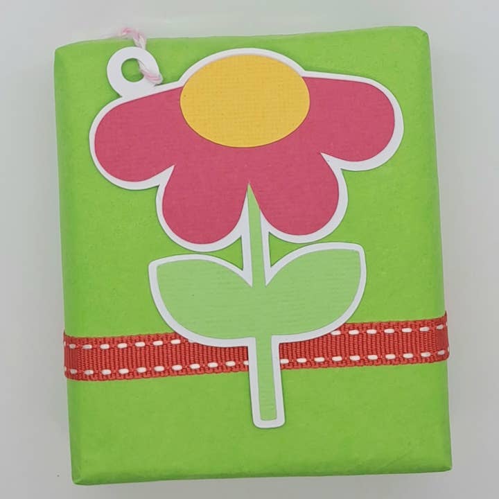 Daisy flower gift tag set (6 tags in a set) for wholesale by Songbird Crafts
