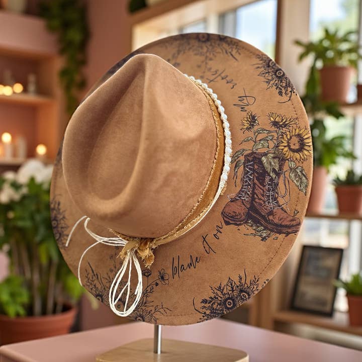 Chapeau occidental "Blame it on my roots" Chapeau de cowboy tournesol pour la vente par Wild Indigo