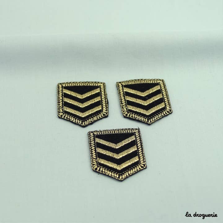 LA DROGUERIE - Wholesale Patch - "Crest 'chevron shield'"2