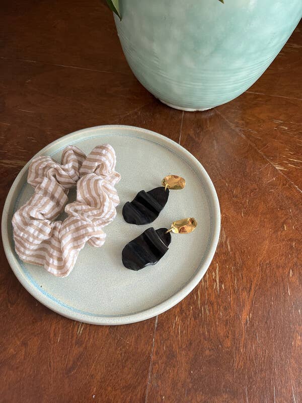 Jewelry By Elina Dahl - Wholesale Dangle Earrings - Earring wave exclusive, black.5