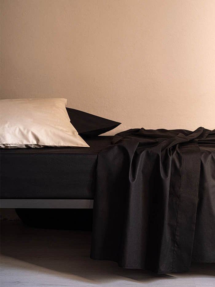 Juego de sábanas Nias negro, tamaño king: 180 x 200 para venta al por mayor de Tessitura Govi