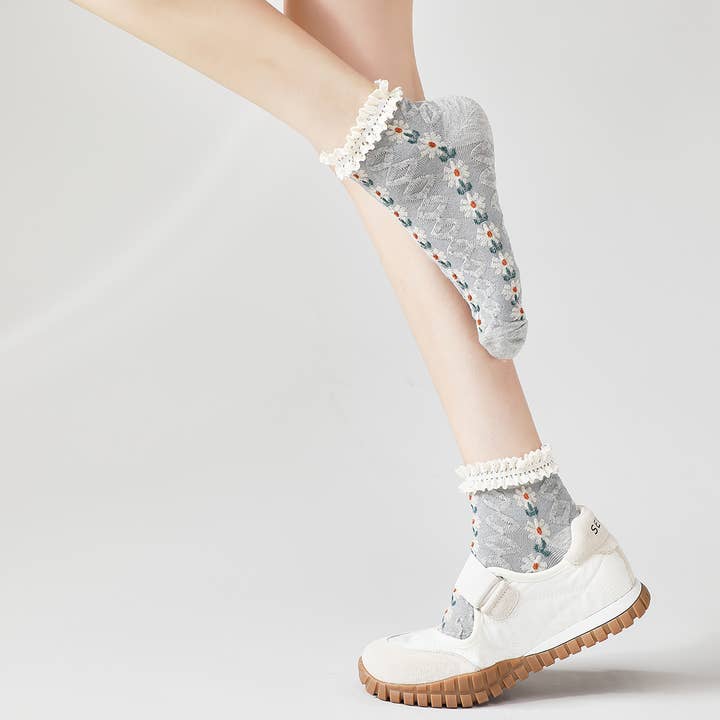 Funkyrel® Atzbranding Limited - Wholesale Socks – Women's - Rufia - Summer Floral Pattern Lace Trim Low-Cut Socks11