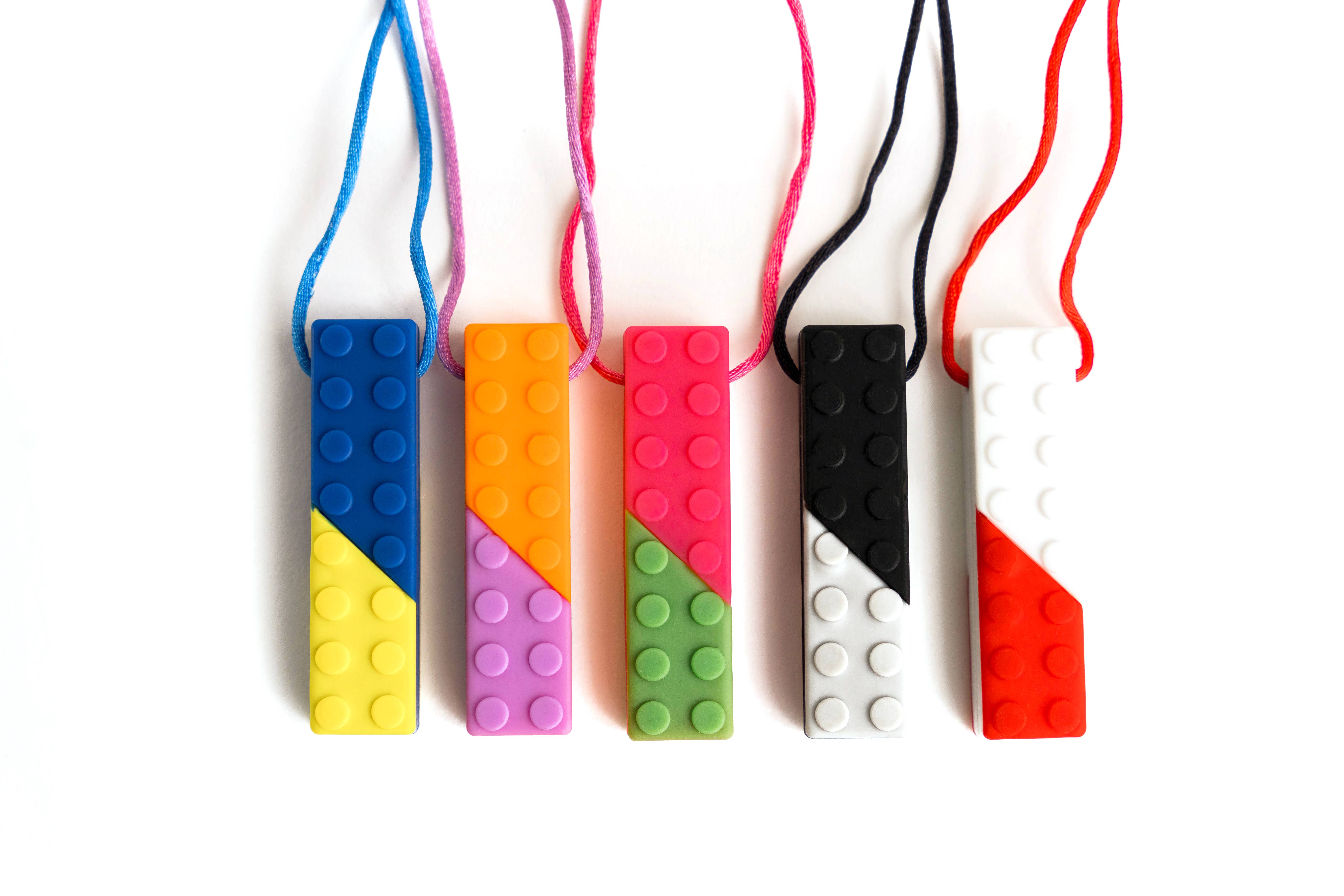 Autistic and Loved - Vente Collier – enfant - Pendentif Bloc Couleur Autistic & Loved6