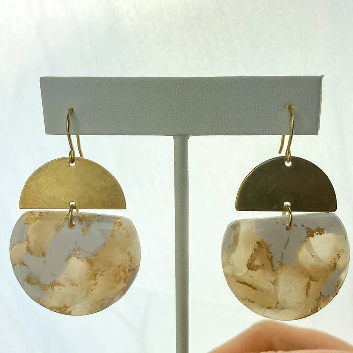 Light Shine - Venta al por mayor Pendientes colgantes - Kaija | Pendientes colgantes de arcilla | Blanco y translúcido, livianos3