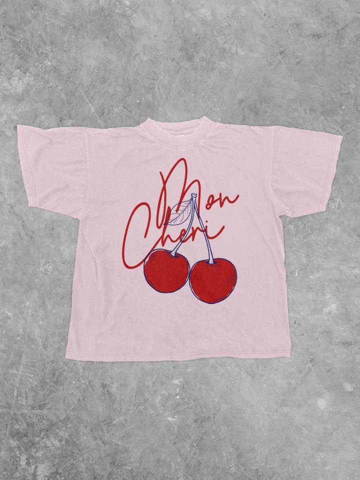 The Clandestine Underground – Engroshandel T-shirt med print - Dame – Mon Cheri, Cherries Boxy Bomulds-T-shirt2