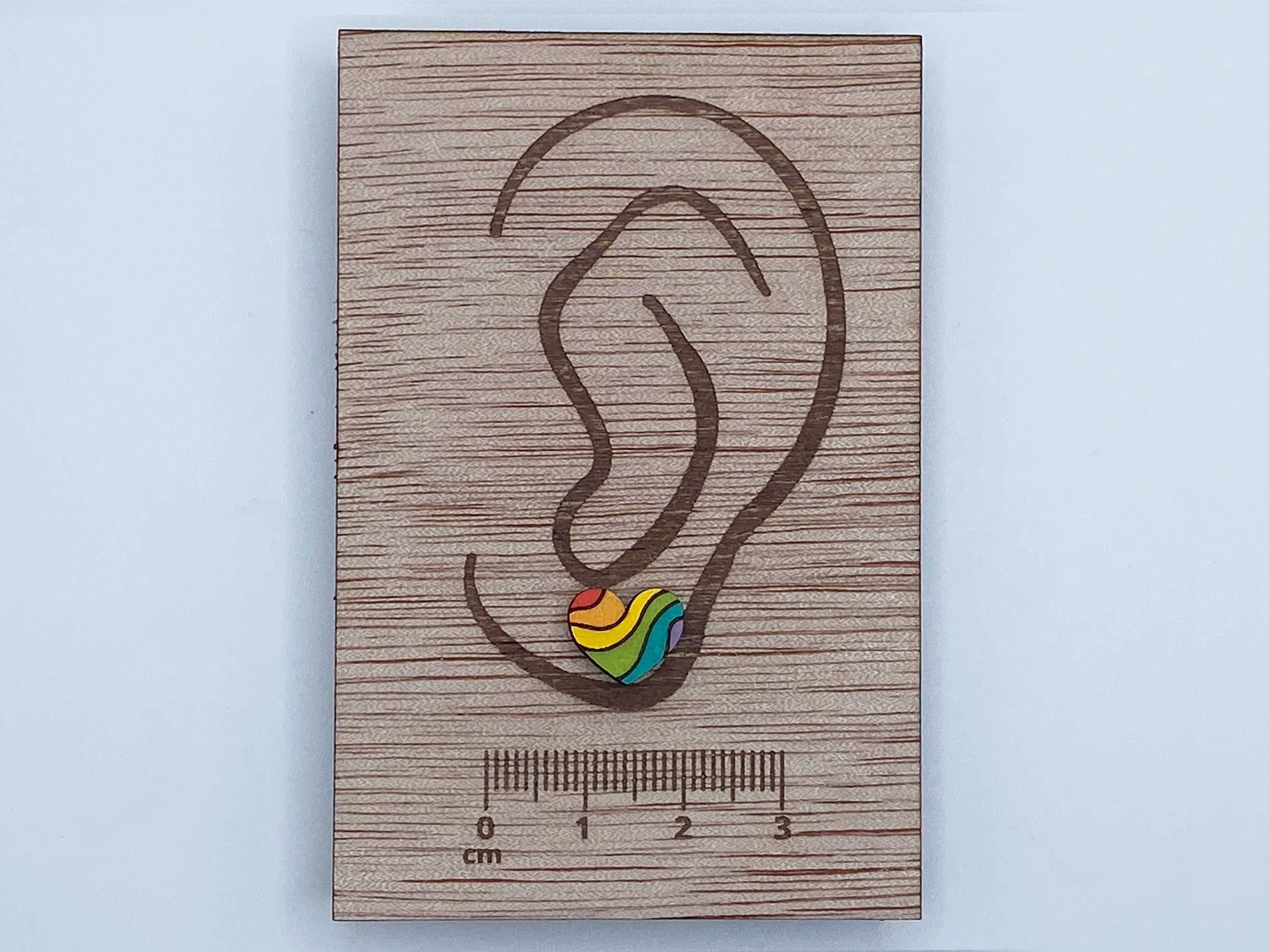 Wacky Wood – Großhandel Ohrstecker – Groovy Herzohrring, Pride-Ohrringe, lustiges Geschenk in Regenbogenfarben1