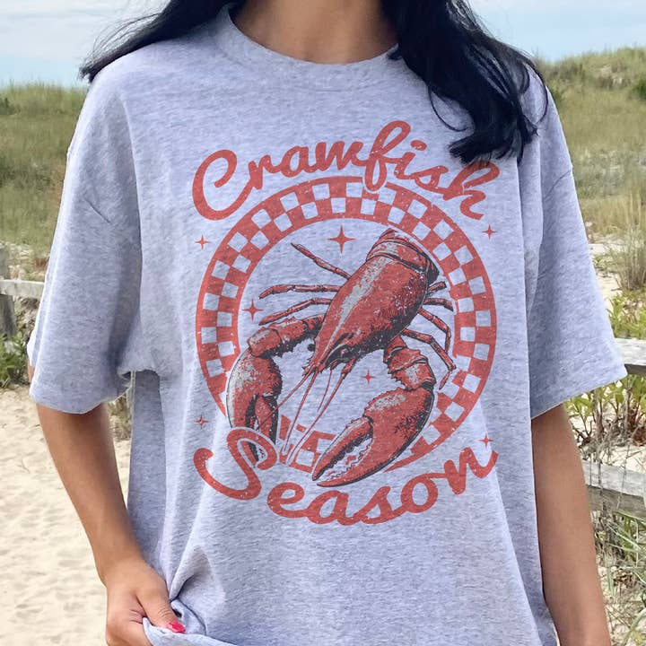 T-shirt graphique de vacances côtières préppy du Sud pour la saison des écrevisses pour la vente par Par.tees by Party On!