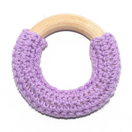 Anneau de dentition en bois et crochet mauve pour la vente par Fais-le toi-même