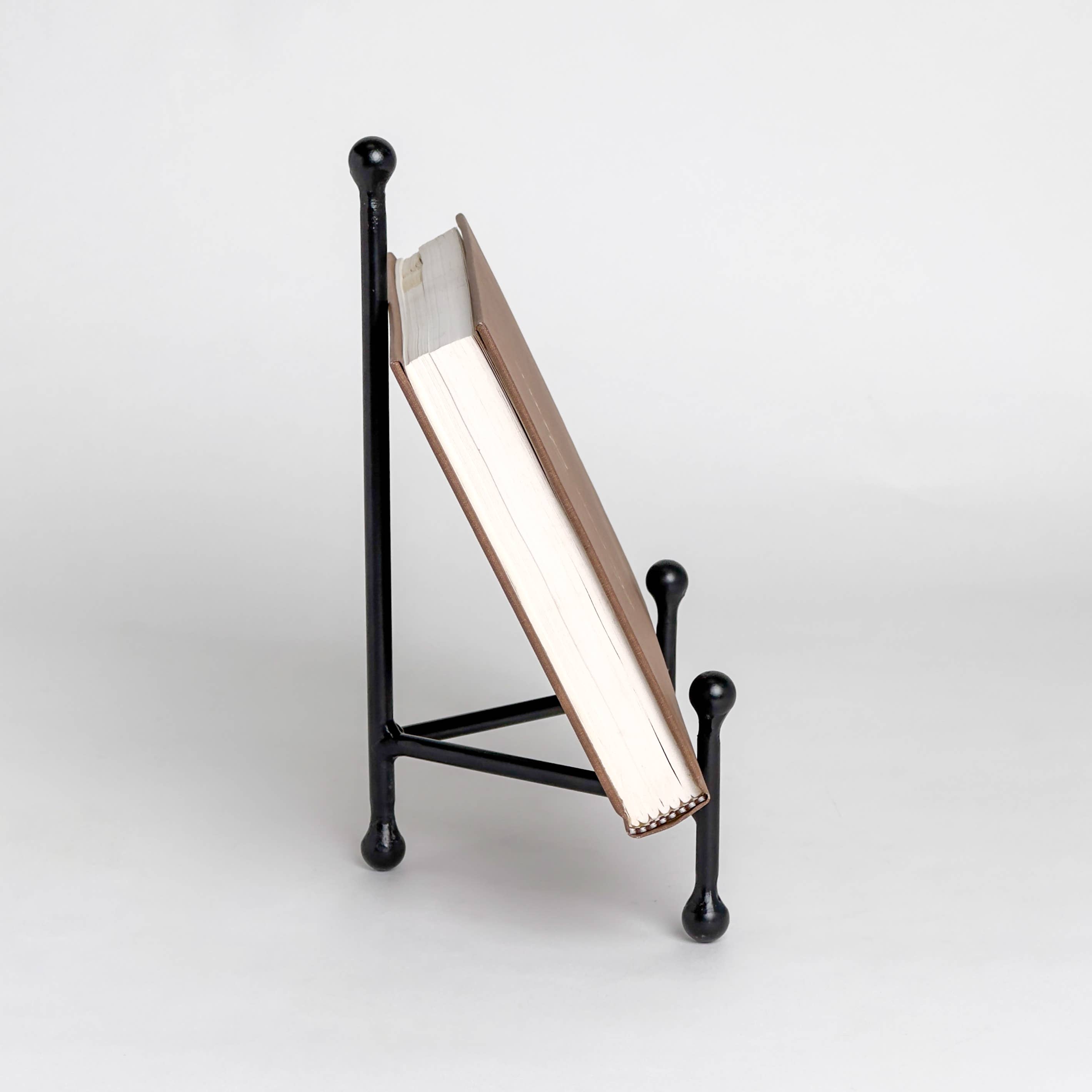 India Handicrafts Inc - Wholesale Easel - Iron Easel - 9"1