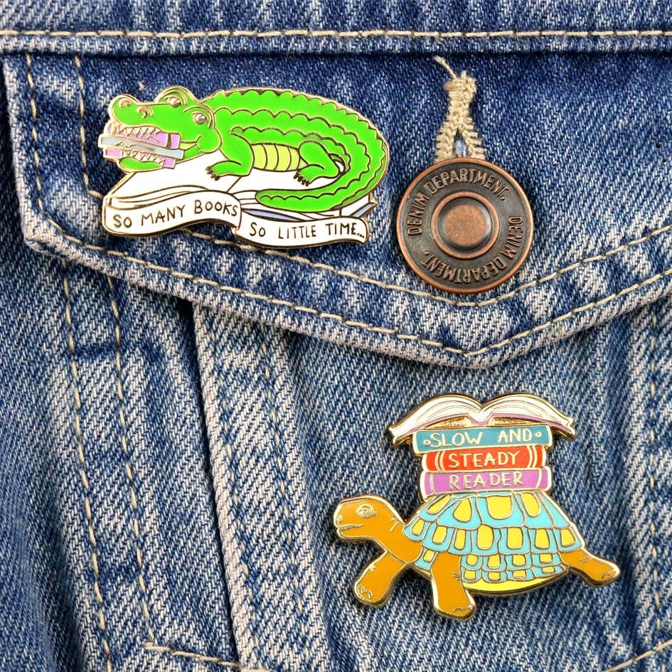 Jubly-Umph - Wholesale Lapel Pin/Button - So Many Books - So Little Time Crocodile Lapel Pin1