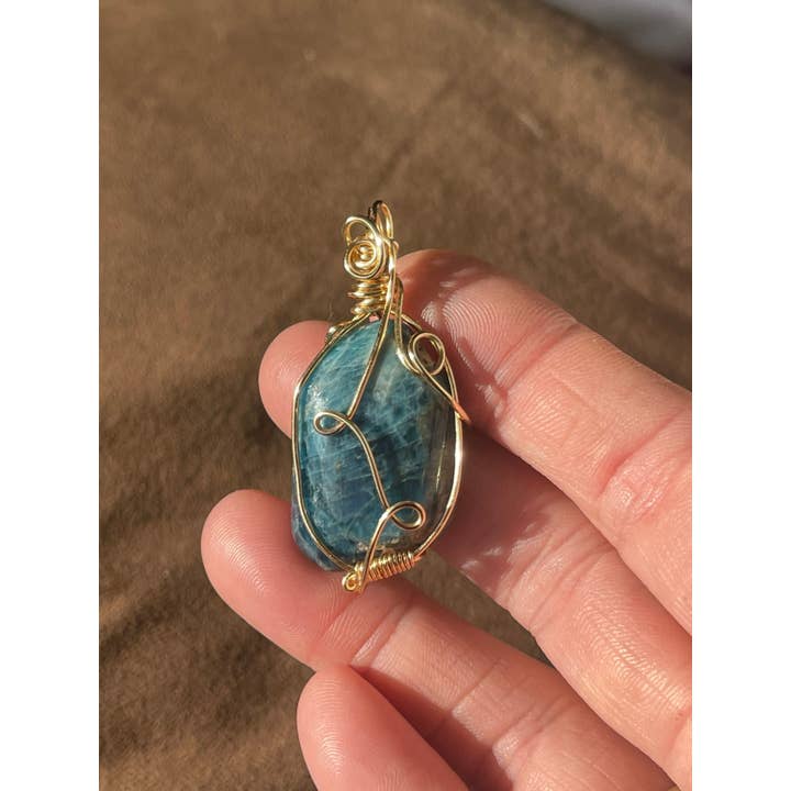 Tumbledshop - Wholesale Pendant/Charm Necklace - Blue Apatite Stone Necklace Crystal Pendant, Worry Stone