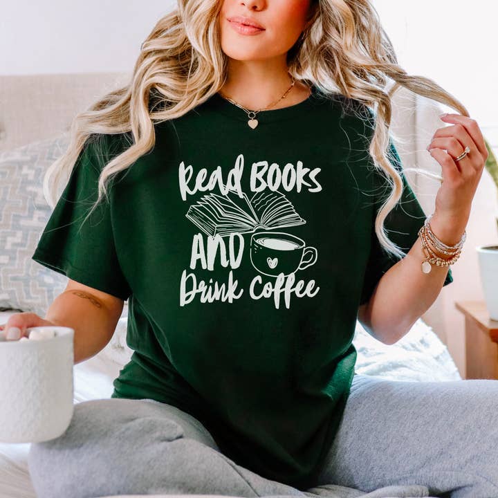 Lees Boeken En Drink Koffie Gildan Softstyle Shirt voor wholesale door The Swoon Room